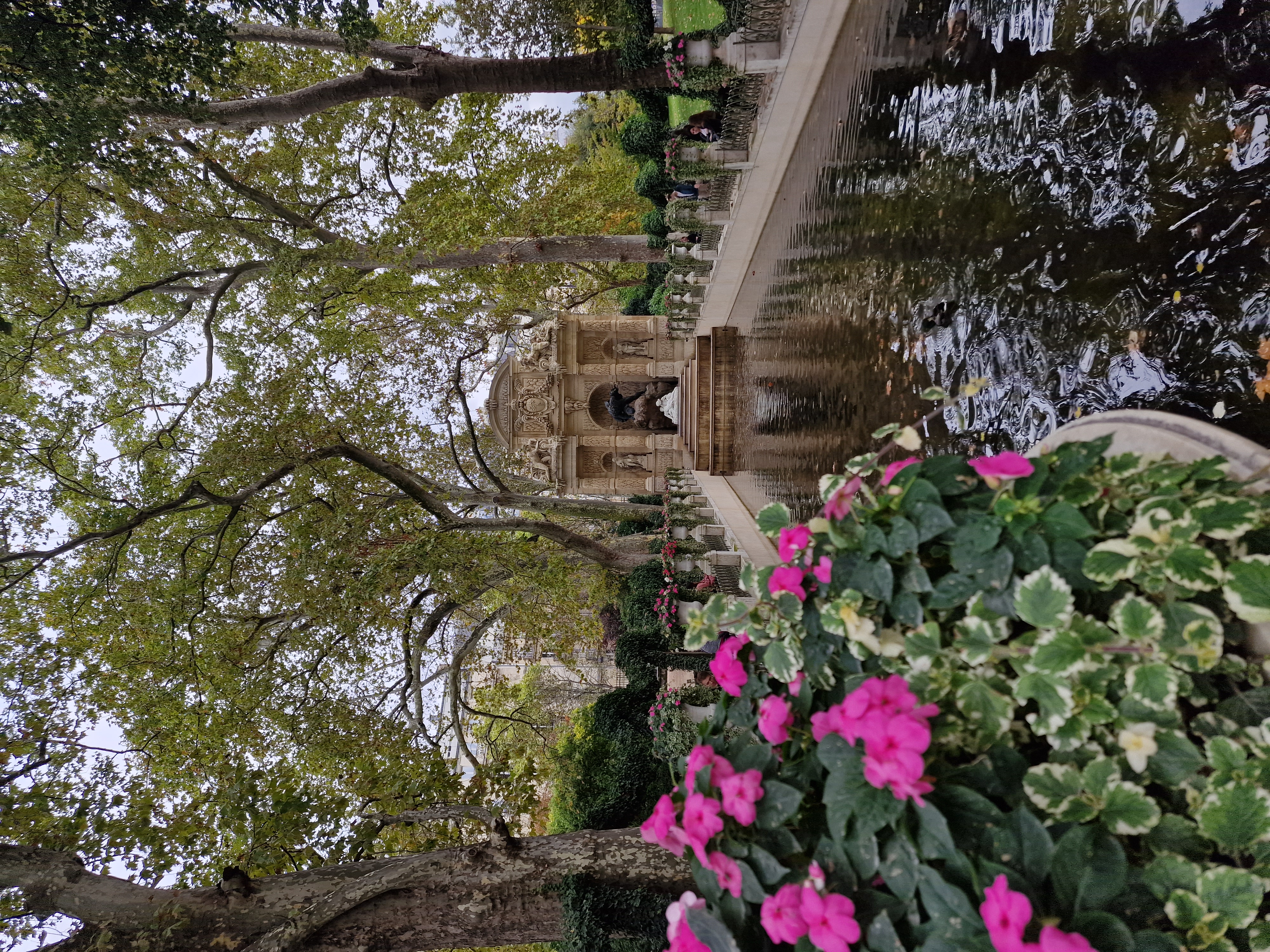 Peaceful Paris park garden